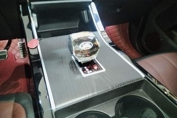 Used Land Rover Range Evoque 2024 Aurora L 249 PS Glowing Limited Edition Gear Lever