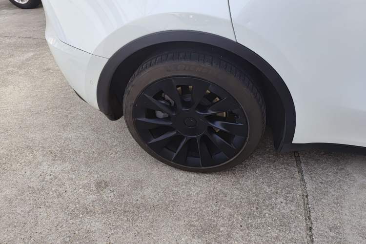 Used Tesla Model Y 2021 Long-Range All-Wheel-Drive Version 3D7