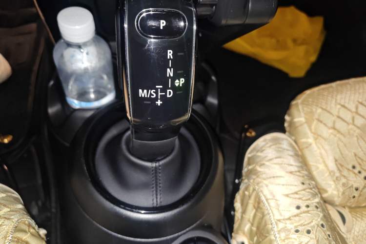 Used MINI MINI 2022 1.5T COOPER Artist Five-Door Edition