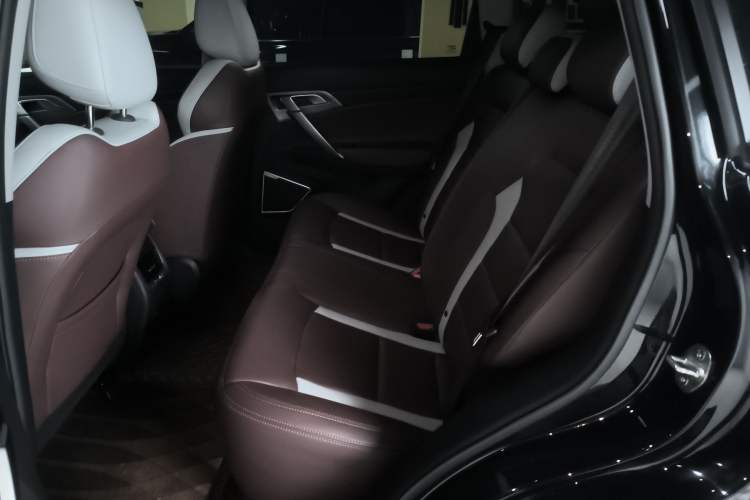 Used Geely Auto Emgrand X7 Sport 2022 1.8TD DCT Zhiya Trim
