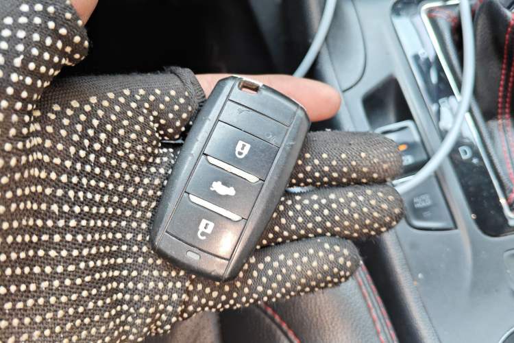 Used CHANGAN CS75 2016 1.8T Automatic Elite Model China V Standard
