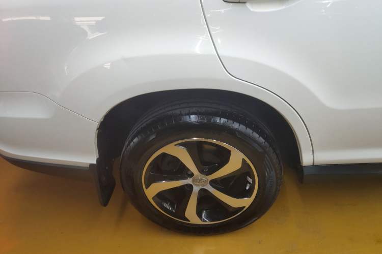Used BYD S7 2016 2.0T Automatic Prestige Plus Right Rear Wheel Hub