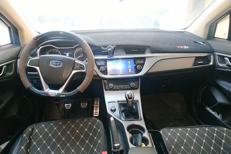 Used Geely Auto Emgrand GS 2016 Sports Edition 1.8L Manual LingShang Model Center Console