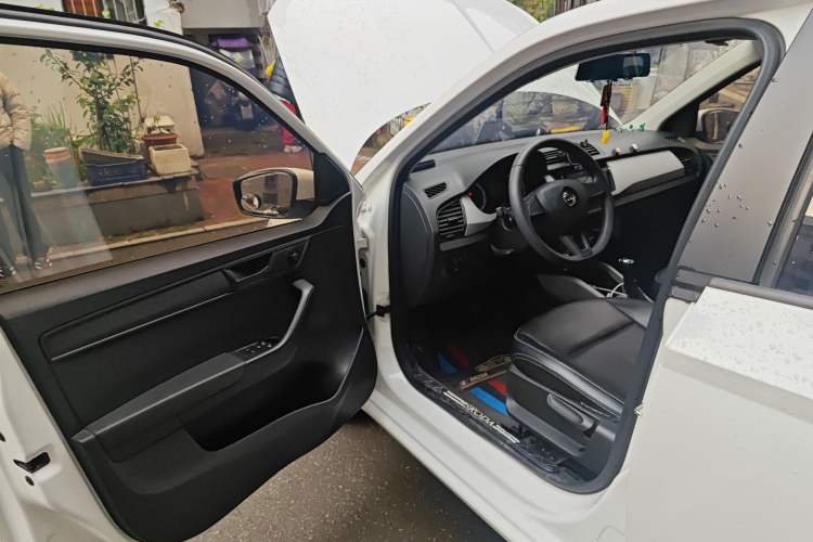 Used Skoda Fabia 2016 1.4L Automatic Car Enjoy Edition