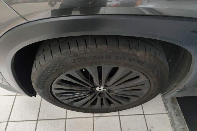 Used Nio ES6 2022 75 kWh Sport Edition Left Front Wheel Hub