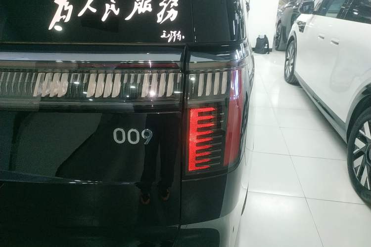 Used Zeekr 009 2022 Revised WE Version
