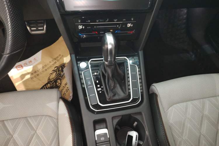 Used Volkswagen Magotan 2023 2 Million Units Commemorative Edition 330TSI DSG Luxury Version