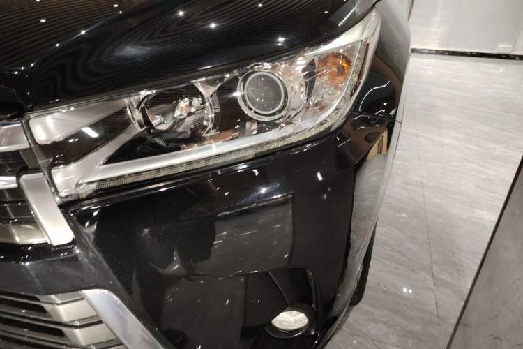 Used Toyota Highlander 2018 2.0T Four-Wheel Drive Prestige Version 7 Seats China VI Standard
