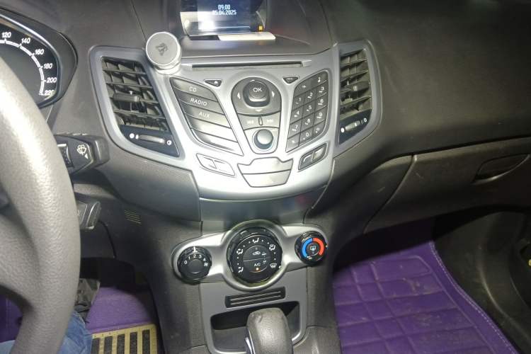 Used Ford Fiesta 2013 Hatchback 1.5L Automatic Fashion Edition Audio And AC Panel