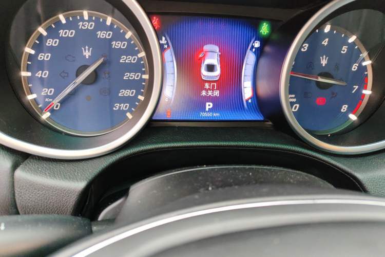 Used Maserati Ghibli 2014 3.0T Standard Edition Odometer Close Up