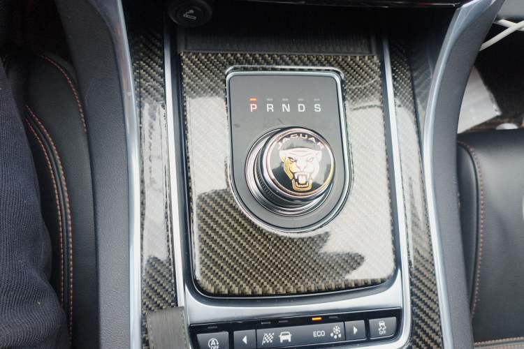 Used Jaguar XEL 2018 2.0T 200 PS Premium Edition Gear Lever