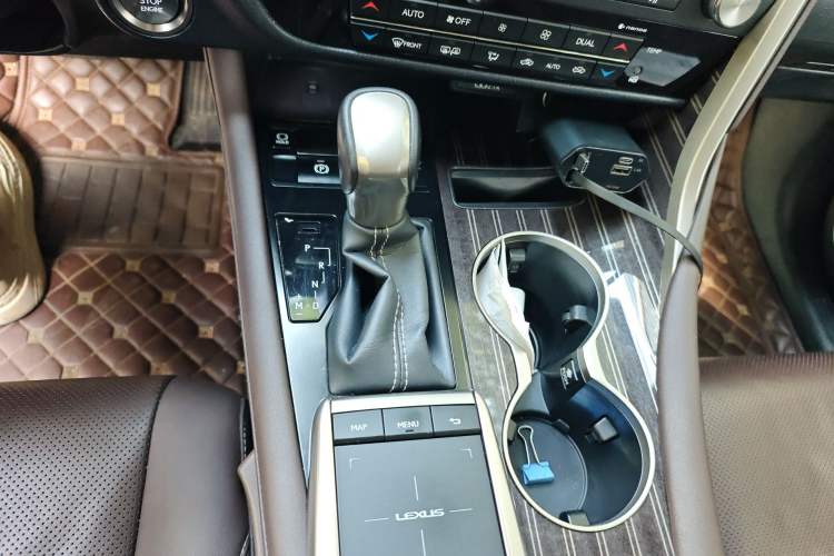 Used Lexus RX 2021 300 Four-Wheel Drive Special Edition Gear Lever