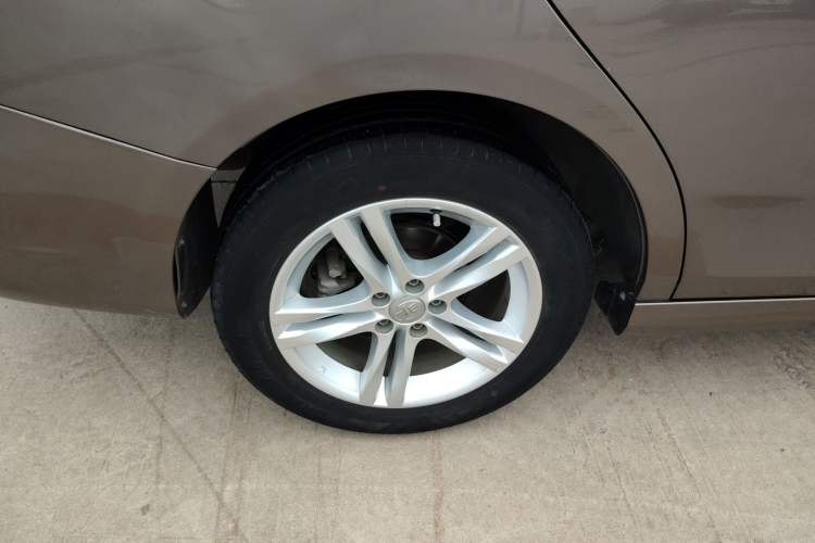 Used Bestune B30 2016 1.6L Automatic Luxury Model Right Rear Wheel Hub