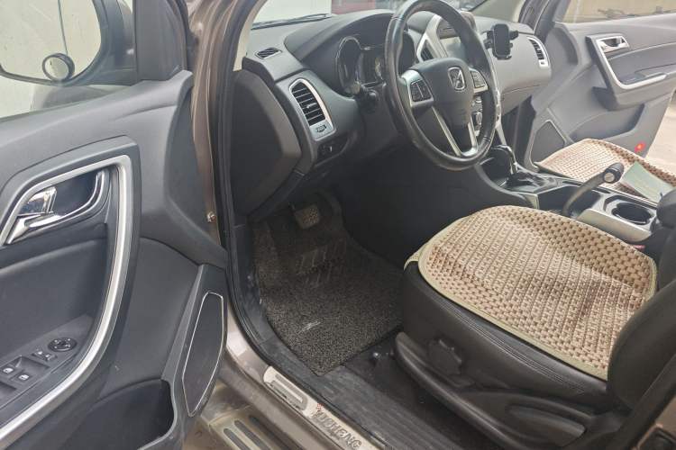 Used JMC Yusheng S350 2013 2.4T Automatic 2WD Diesel Luxury Edition 5 Seats Driver Seat