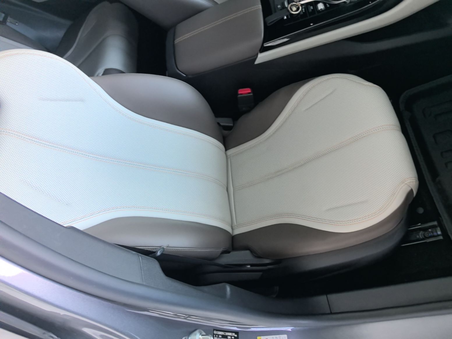 BYD Qin PLUS 2024 HONOR Edition DM-i 55KM Leading Model — снимка 19