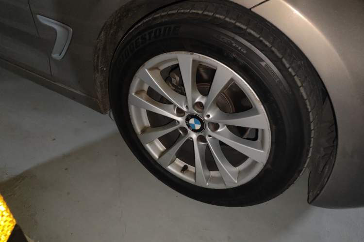 Used BMW 3 Series GT 2013 320i Leading Model Right Front Wheel Hub