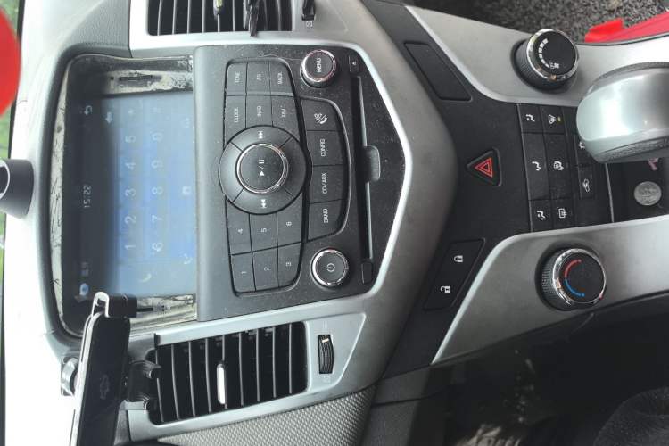 Used Chevrolet Cruze 2013 1.8L SE AT Audio And AC Panel