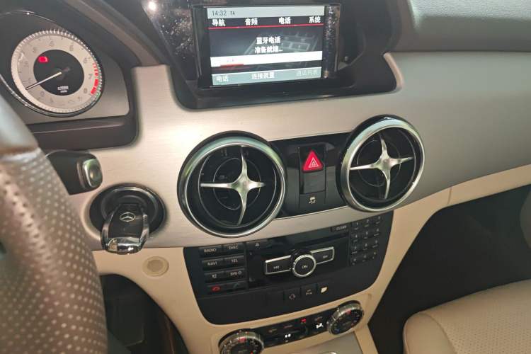 Used Mercedes-Benz GLK-Class 2014 GLK 260 4MATIC Dynamic Model
