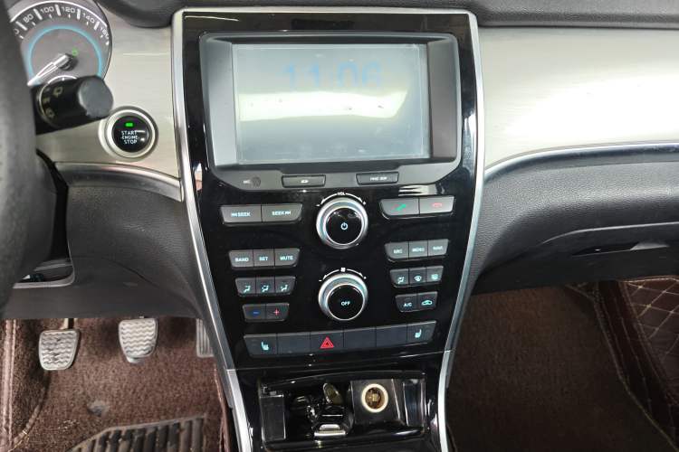 Used Haval H2 2016 Red Label 1.5T Manual Two-Wheel Drive Elite Model Audio And AC Panel