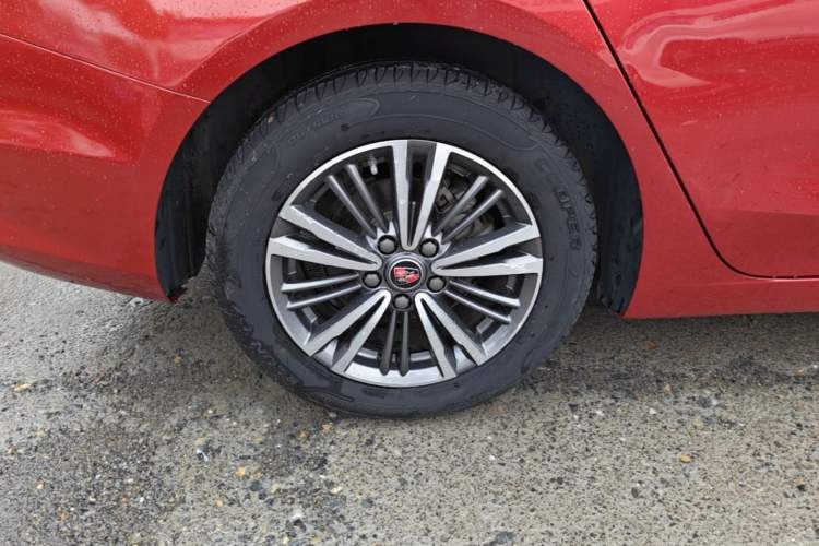 Used Roewe i5 2019 1.5L Automatic 4G Connected Langhao Edition
