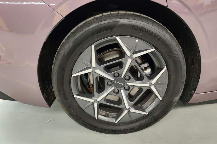 Used Lynk & Co Lynk & Co 10 EM-P 2025 Model 120 All-Wheel Drive Halo