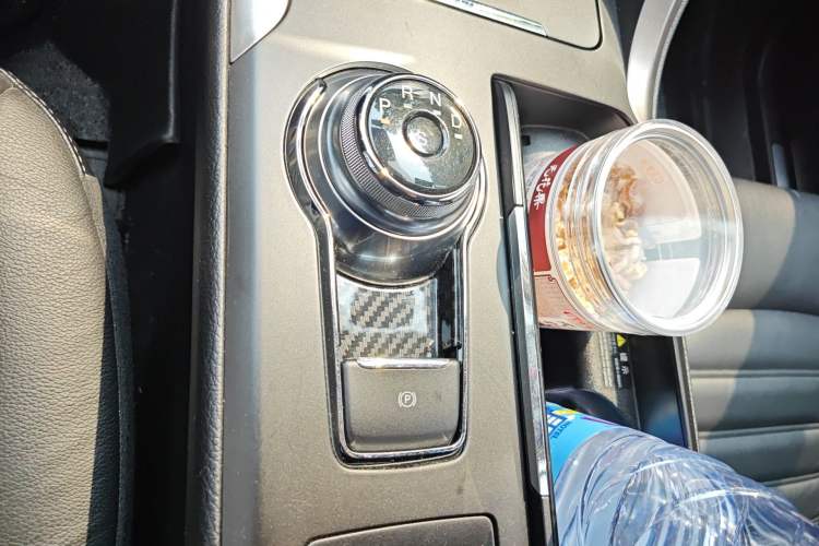 Used Ford Mondeo 2017 EcoBoost 180 Stylish Model Gear Lever