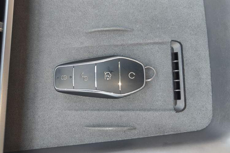 Used BYD Seal 2023 DM-i 1.5L 121km Prestige Model
