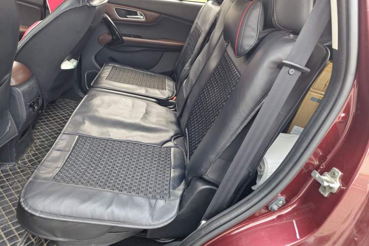 Used SWM X7 2016 1.5T Manual Prestige Version 7 Seats
