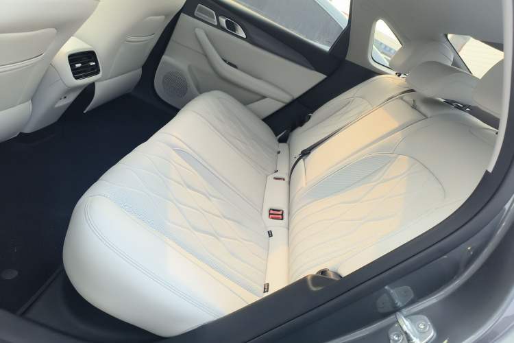 Used Geely Galaxy A7 2025 Model EM-i 150km Starship Edition Left Rear Seat