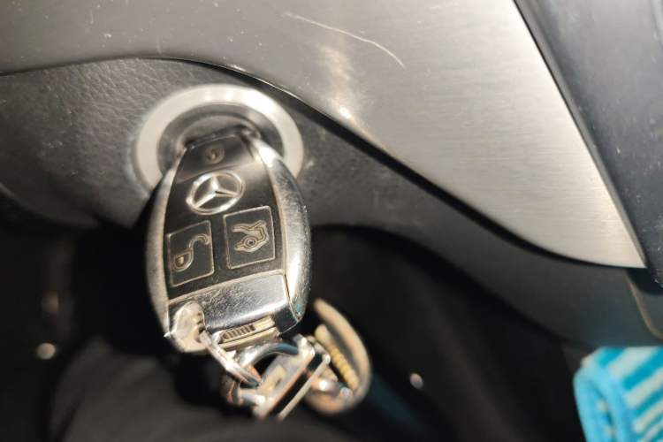 Used Mercedes-Benz M-Class 2012 ML 300 Vehicle Key