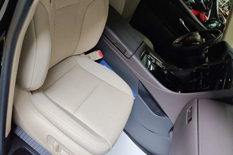 Used Toyota Vellfire 2024 Crown Dual-Engine 2.5L Supreme Executive Edition