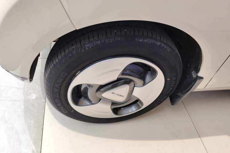 Used Geely Galaxy Panda 2023 Panda Mini 200km Dynamic Bear Left Front Wheel Hub