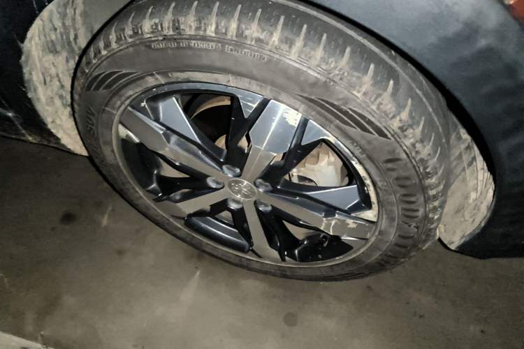 Used Peugeot 4008 2017 350THP Elite Edition Right Front Wheel Hub