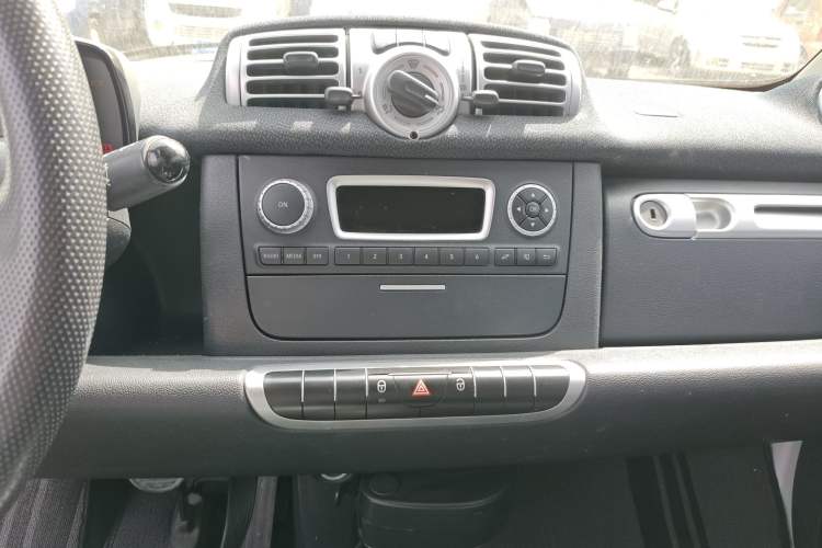 Used smart fortwo 2015 1.0 MHD Comfort Travel Edition Audio And AC Panel