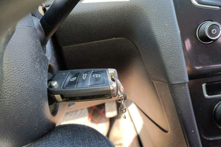 Used Volkswagen Golf 2017 1.6L Automatic Comfort Million-Vehicle Anniversary Edition