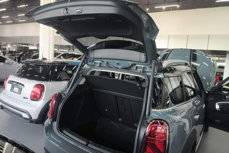 Used MINI Countryman 2022 Revised Version 1.5T COOPER ALL4 Connoisseur Trunk