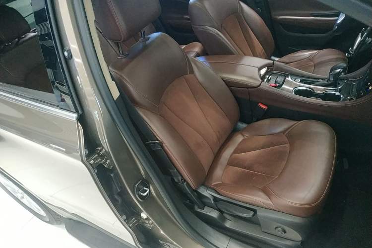 Used Buick Envision 2017 20T Two-Wheel Drive Elite Version Right Front Seat