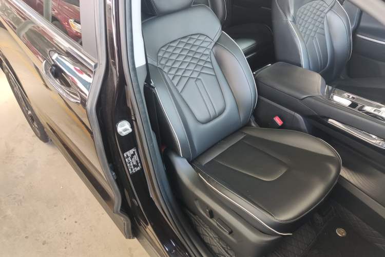 Used Hyundai Custo 2021 270TGDi Prestige LUX Right Front Seat