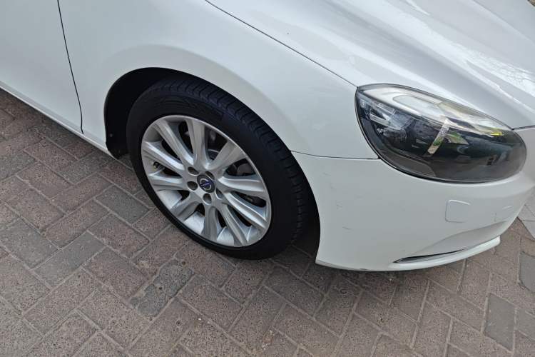 Used Volvo V40 2016 T3 Zhiyi Edition