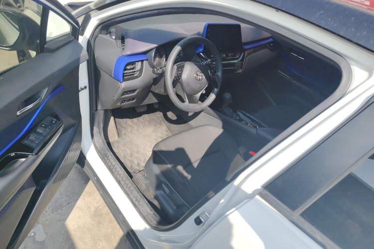 Used Toyota IZOA 2020 2.0L Enjoy Edition
