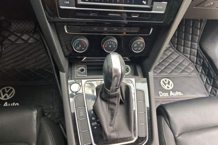 Used Volkswagen Magotan 2019 330TSI DSG Leading Model China VI Standard