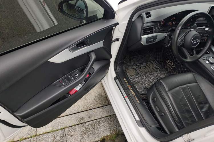 Used Audi A4L 2019 40 TFSI Fashion Version China V Driver Seat