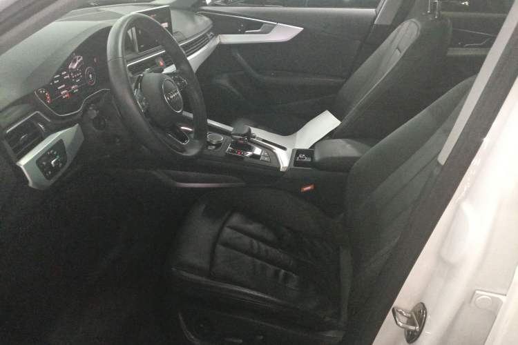 Used Audi A4L 2019 40 TFSI Fashion Edition China VI Emission Standard