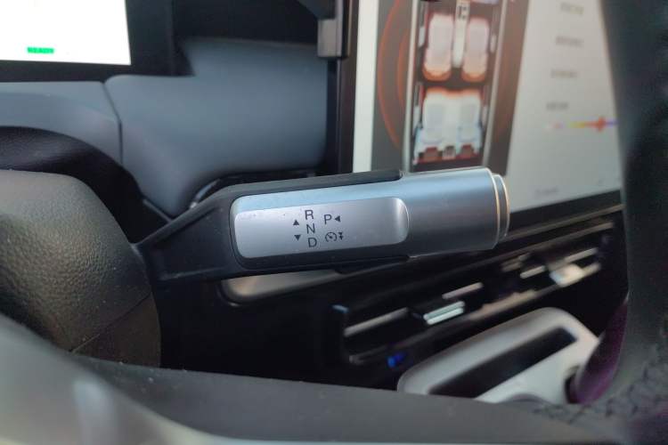 Used AION Y 2023 Plus 510 Smart Edition Gear Lever