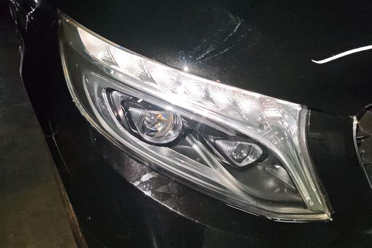 Used Mercedes-Benz Vito 2020 2.0T Business Version 7 Seats Right Front Headlight