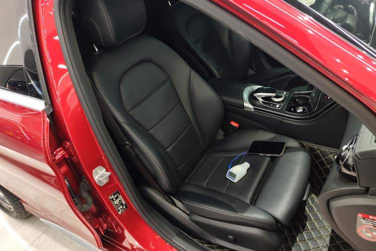 Used Mercedes-Benz C-Class 2018 C 180 L Fashion Edition Sport Version Right Front Seat