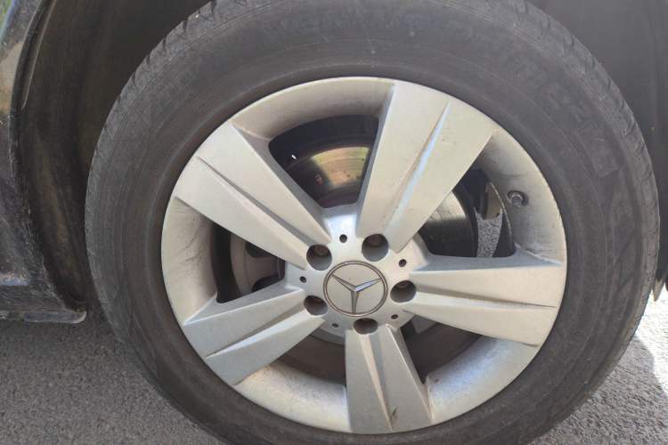 Used Mercedes-Benz Viano 2010 2.5L Luxury Edition
