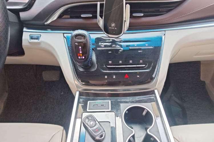 Used Buick GL8 2021 Land Cruiser Executive Class 652T Luxury Model Gear Lever