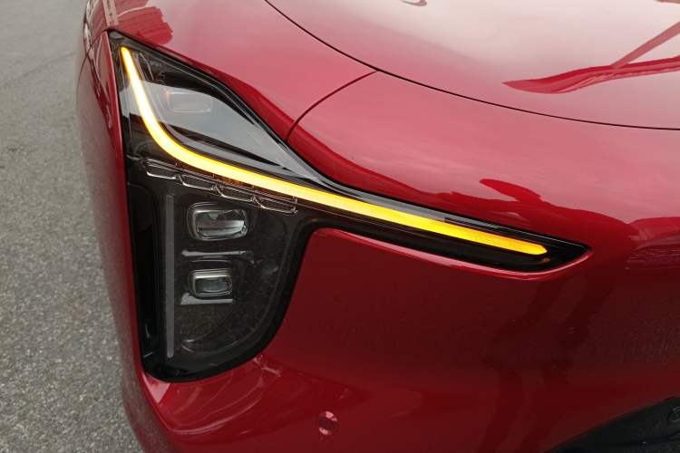 Used IM LS6 2026 Model Range-Extending 66 Max Right Front Headlight