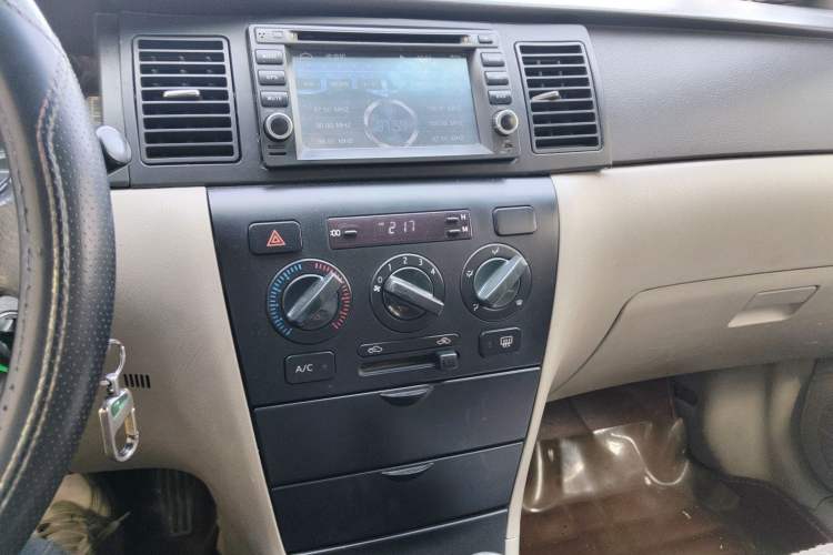 Used Geely Auto Ocean 2012 Energy-Saving Edition 1.5L Manual SuperDelight Model Audio And AC Panel